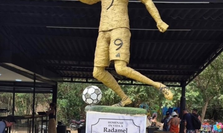 HIT! Tak wygląda POMNIK Radamela Falcao w Kolumbii xD